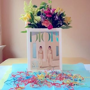 👗 CHRISTIAN DIOR MAGAZINE 👗 NWOT👗